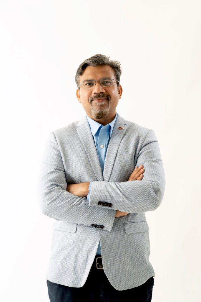 Dr. Hitesh Mangal, knee and shoulder specialist at Durva Hospital